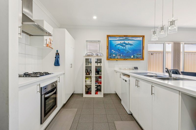Photo - 8 Daffodil Road, Canning Vale WA 6155 - Image 6