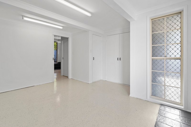 Photo - 8 Daisy Hill Road, Daisy Hill QLD 4127 - Image 6