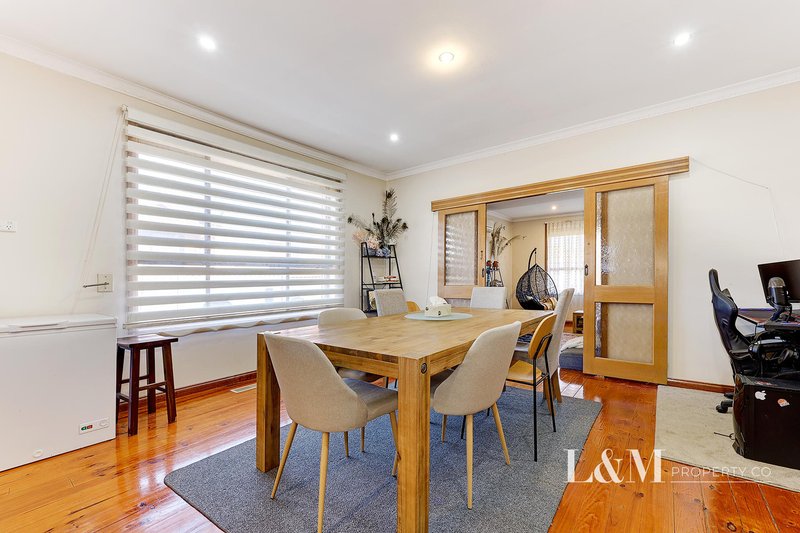 Photo - 8 Dakara Close, Meadow Heights VIC 3048 - Image 6