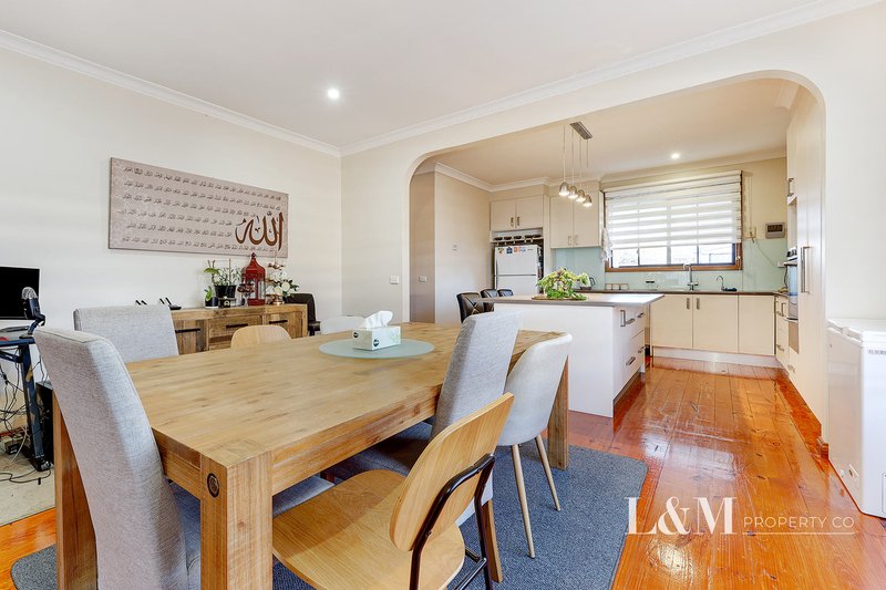 Photo - 8 Dakara Close, Meadow Heights VIC 3048 - Image 7