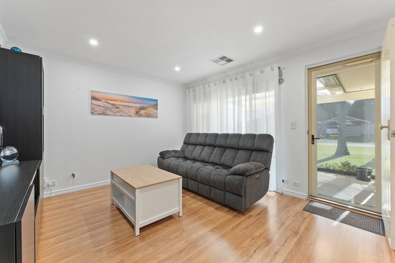 Photo - 8 Dalaroo Court, Cooloongup WA 6168 - Image 5