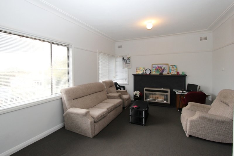 Photo - 8 Daly Street, West Bathurst NSW 2795 - Image 6