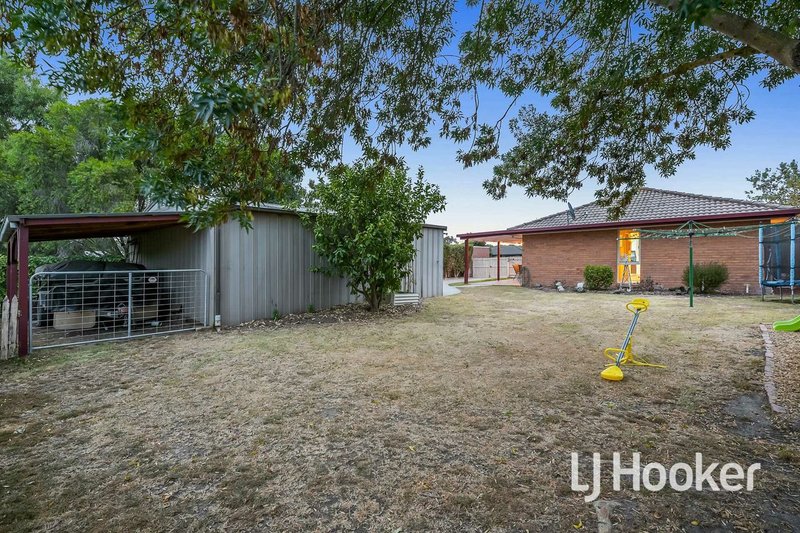 Photo - 8 Daniel Court, Pakenham VIC 3810 - Image 6