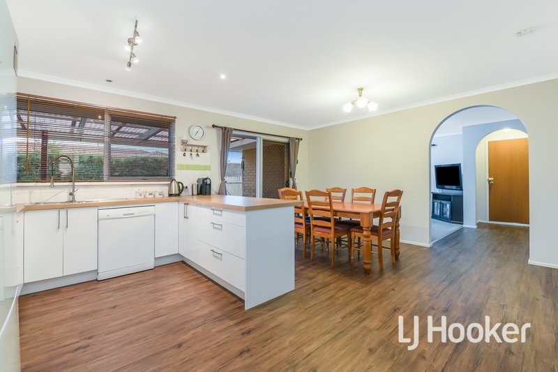 Photo - 8 Daniel Court, Pakenham VIC 3810 - Image 7