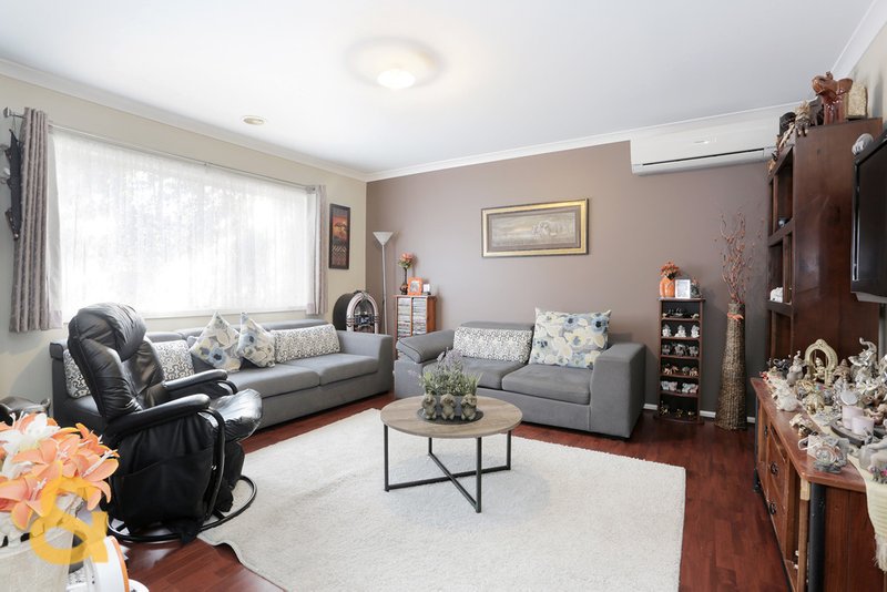 Photo - 8 Darlington Court, Roxburgh Park VIC 3064 - Image 5