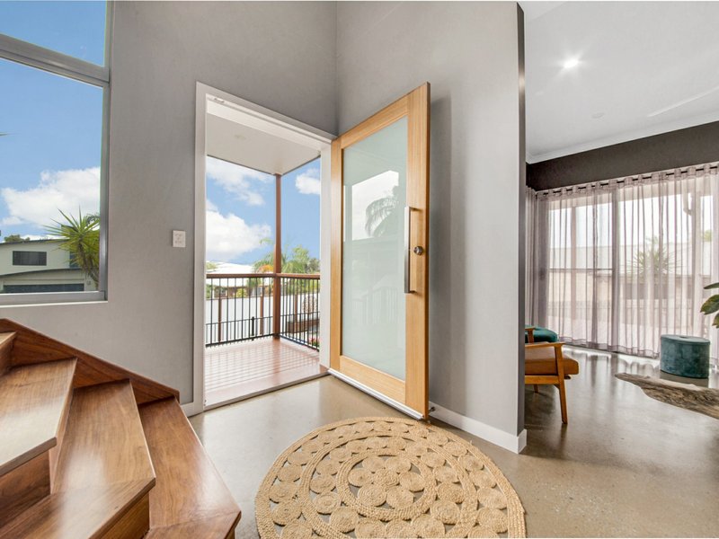 Photo - 8 Darragh Street, Tannum Sands QLD 4680 - Image 3