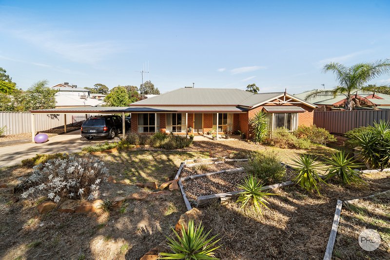 8 Davey Close, Flora Hill VIC 3550