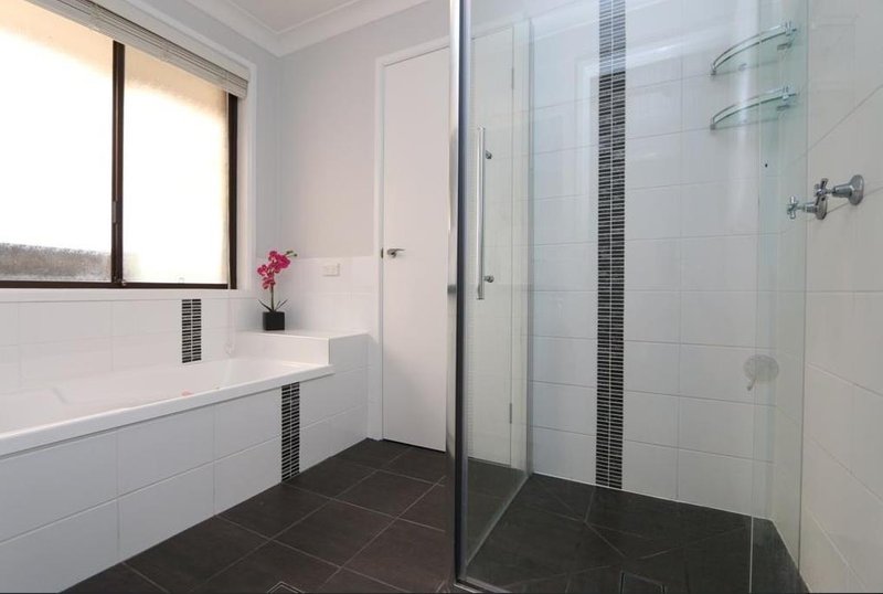 Photo - 8 Daydream Close, Ashtonfield NSW 2323 - Image 3