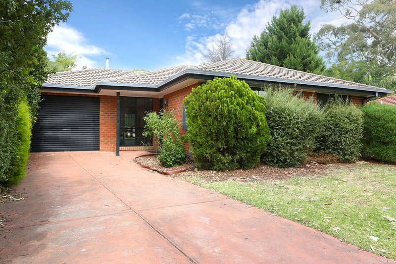 8 De Castella Close, Mill Park VIC 3082