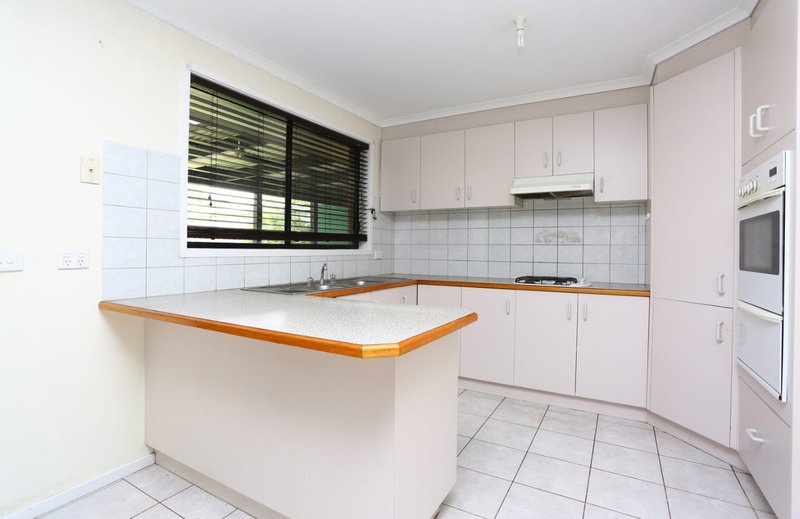 Photo - 8 De Castella Close, Mill Park VIC 3082 - Image 2