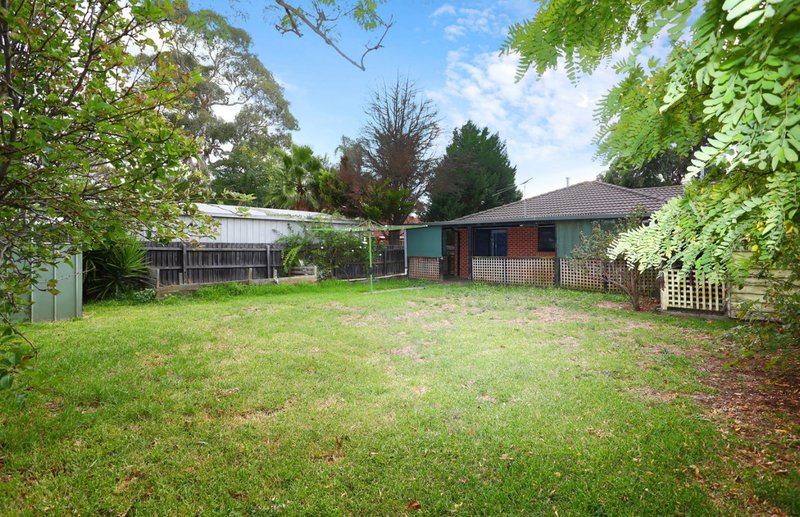 Photo - 8 De Castella Close, Mill Park VIC 3082 - Image 7