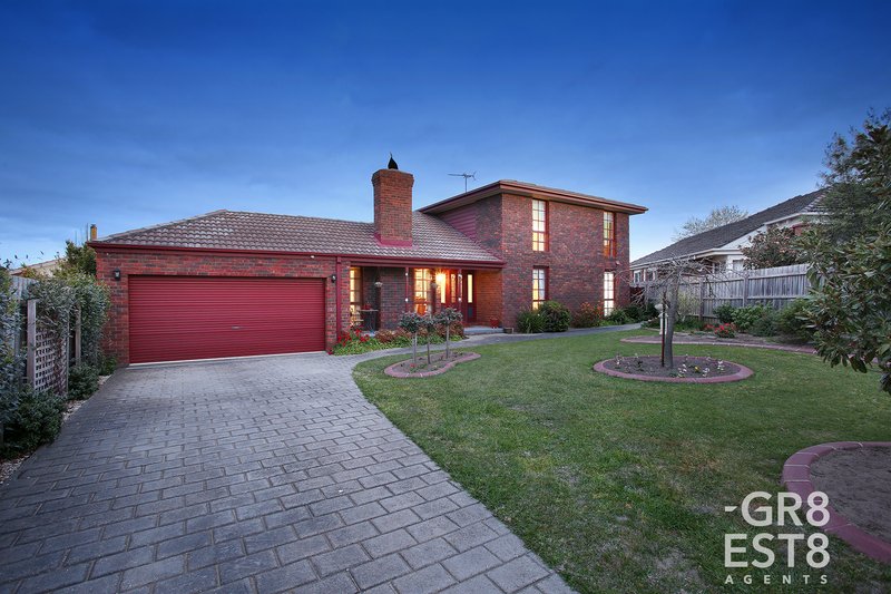 Photo - 8 Delmont Court, Endeavour Hills VIC 3802 - Image