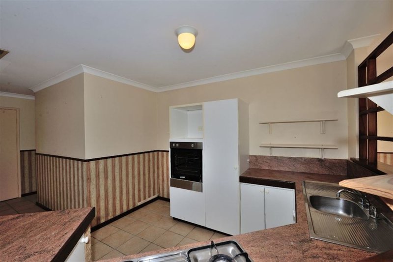 Photo - 8 Delray Close, Warnbro WA 6169 - Image 7