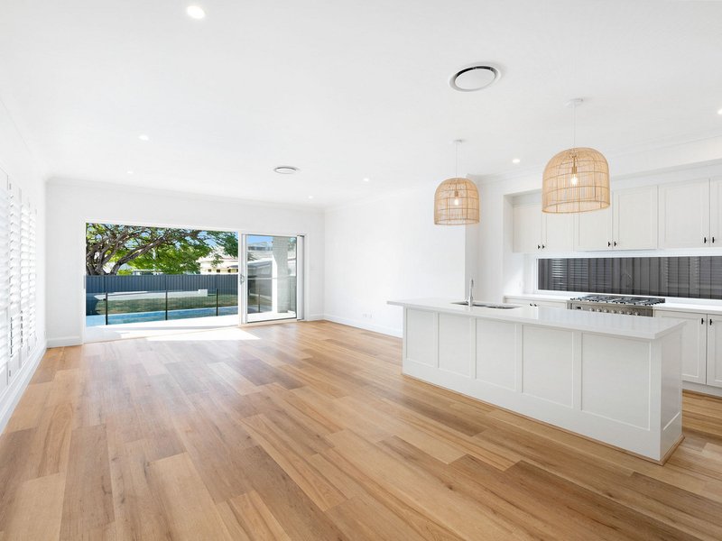 Photo - 8 Delsie Street, Cannon Hill QLD 4170 - Image 3