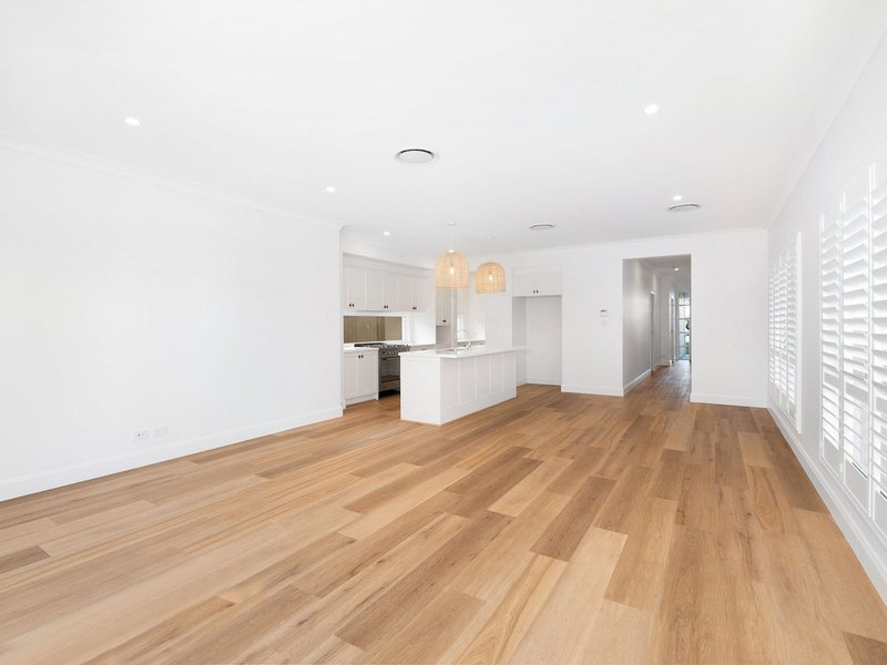 Photo - 8 Delsie Street, Cannon Hill QLD 4170 - Image 4