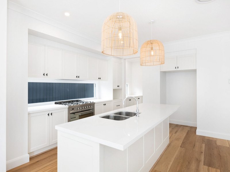 Photo - 8 Delsie Street, Cannon Hill QLD 4170 - Image 5