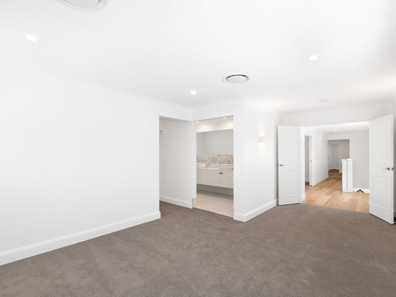 Photo - 8 Delsie Street, Cannon Hill QLD 4170 - Image 7