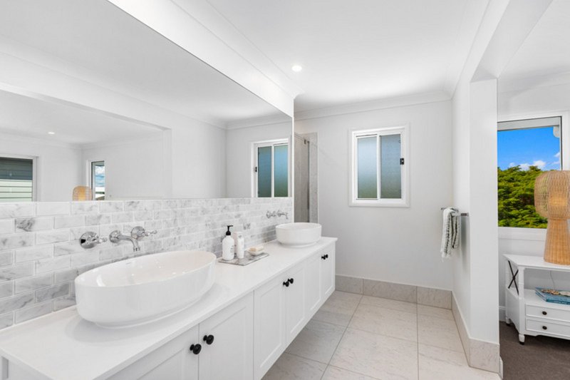 Photo - 8 Delsie Street, Cannon Hill QLD 4170 - Image 8