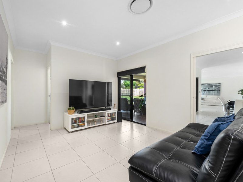 Photo - 8 Denis Street, Murrumba Downs QLD 4503 - Image 10