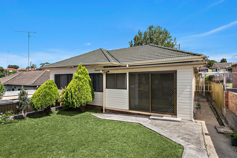 Photo - 8 Denise Street, Lake Heights NSW 2502 - Image 2