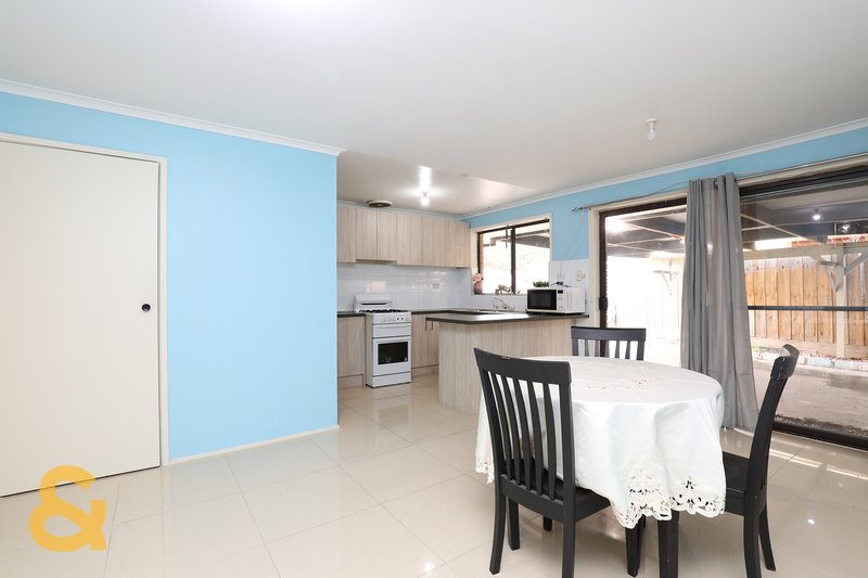 Photo - 8 Denver Court, Meadow Heights VIC 3048 - Image 4