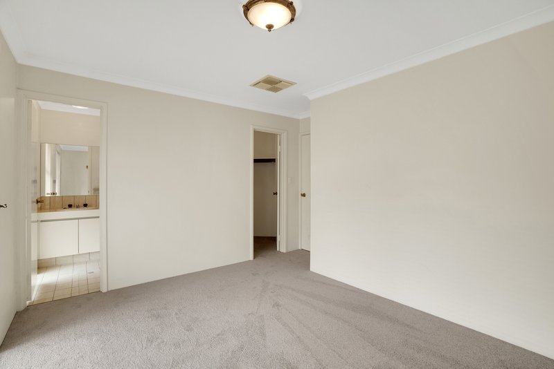 Photo - 8 Derwent Place, Rockingham WA 6168 - Image 6