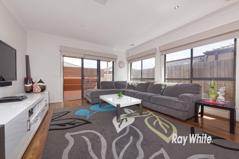 Photo - 8 Desa Terrace, Dandenong VIC 3175 - Image 3