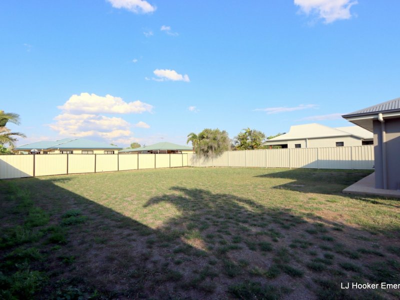 Photo - 8 Desgrand Street, Emerald QLD 4720 - Image 19