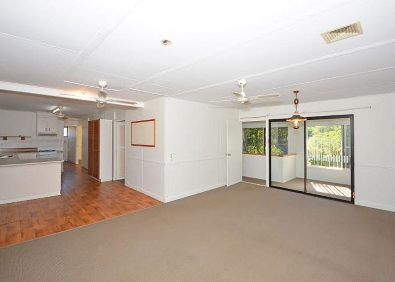 Photo - 8 Desmond Drive, Toogoom QLD 4655 - Image 5