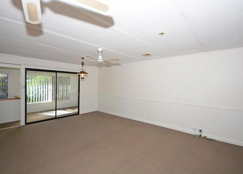 Photo - 8 Desmond Drive, Toogoom QLD 4655 - Image 6