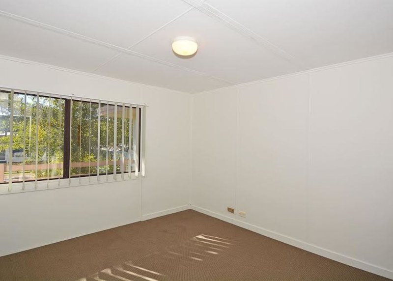 Photo - 8 Desmond Drive, Toogoom QLD 4655 - Image 8