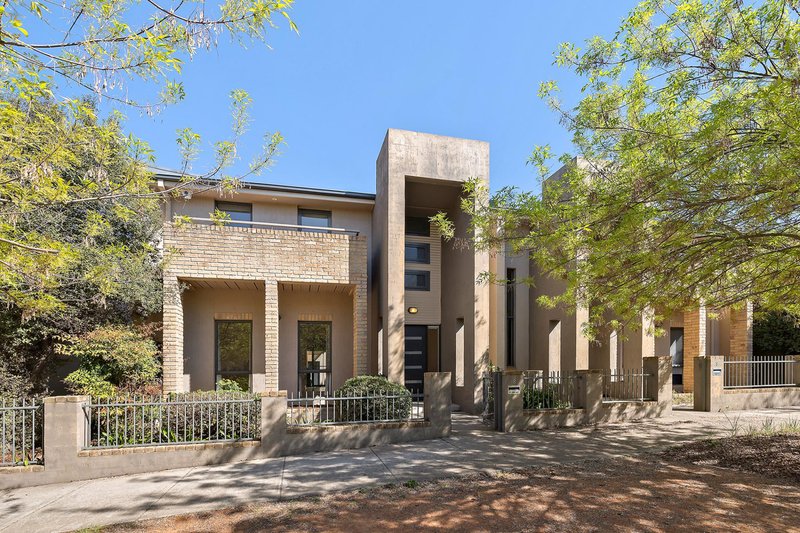 Photo - 8 Devlin Street, Gungahlin ACT 2912 - Image 1