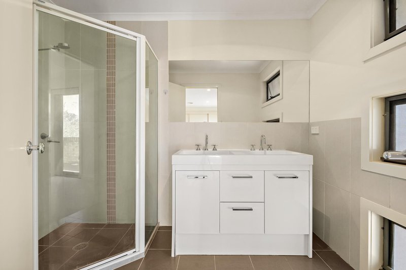 Photo - 8 Devlin Street, Gungahlin ACT 2912 - Image 6