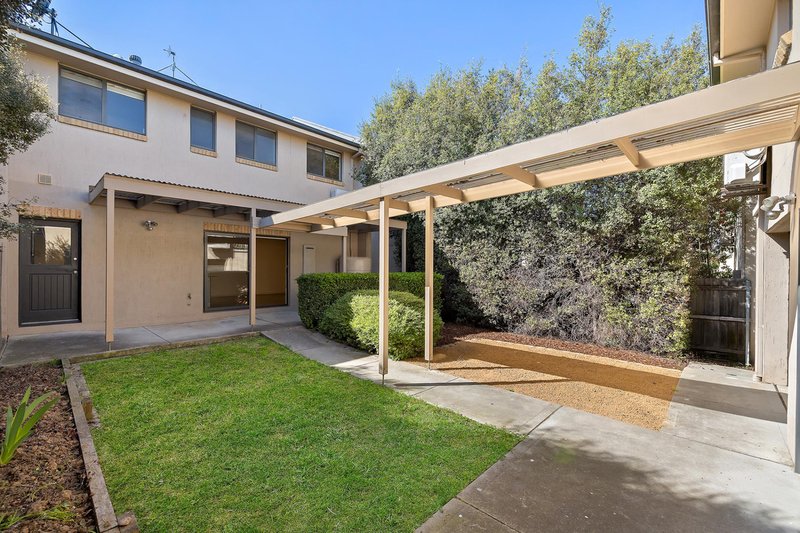 Photo - 8 Devlin Street, Gungahlin ACT 2912 - Image 12