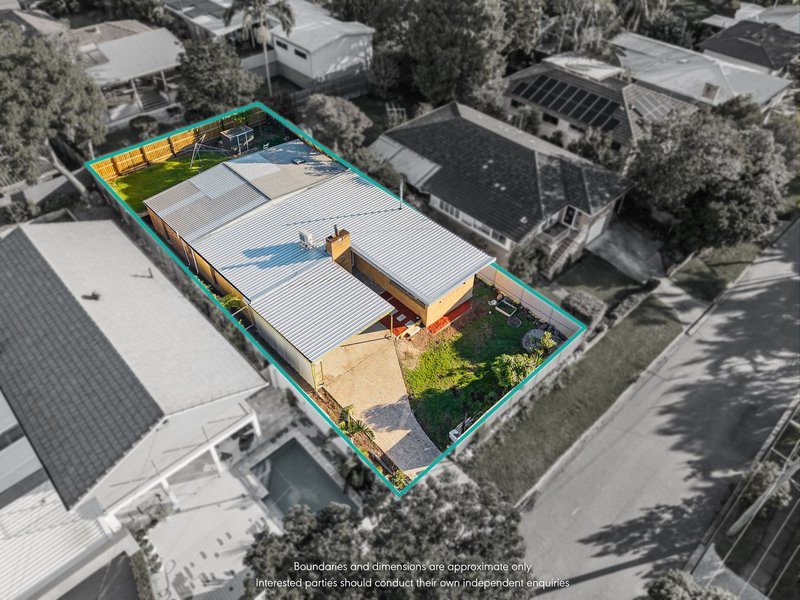 Photo - 8 Devonhill Street, The Gap QLD 4061 - Image 3
