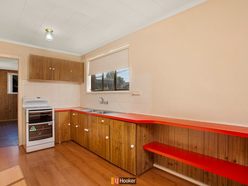 Photo - 8 Dickinson Street, Watson ACT 2602 - Image 3