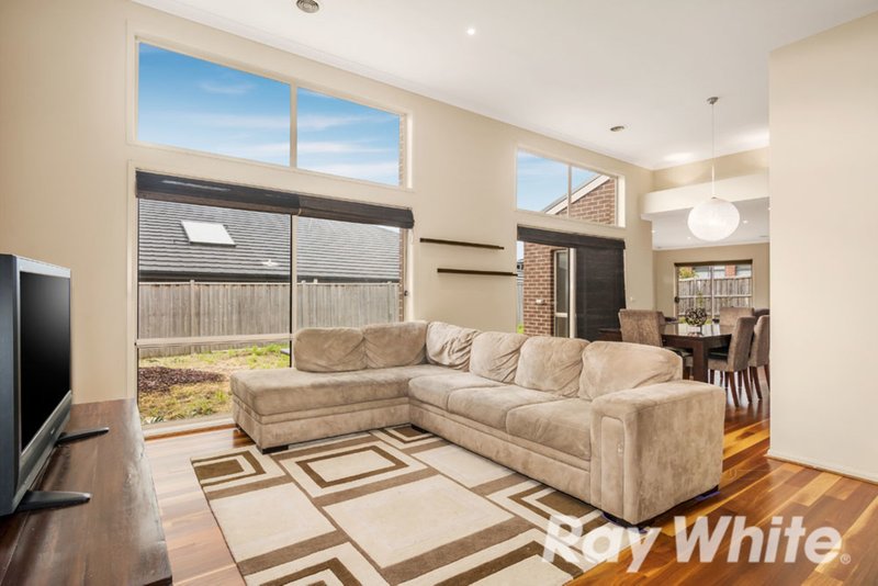 Photo - 8 Dilwynia Avenue, Doreen VIC 3754 - Image 3