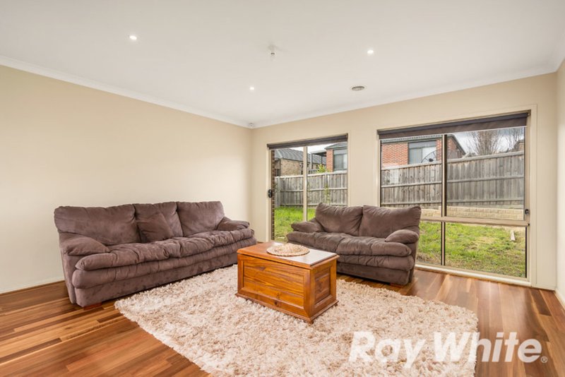 Photo - 8 Dilwynia Avenue, Doreen VIC 3754 - Image 5