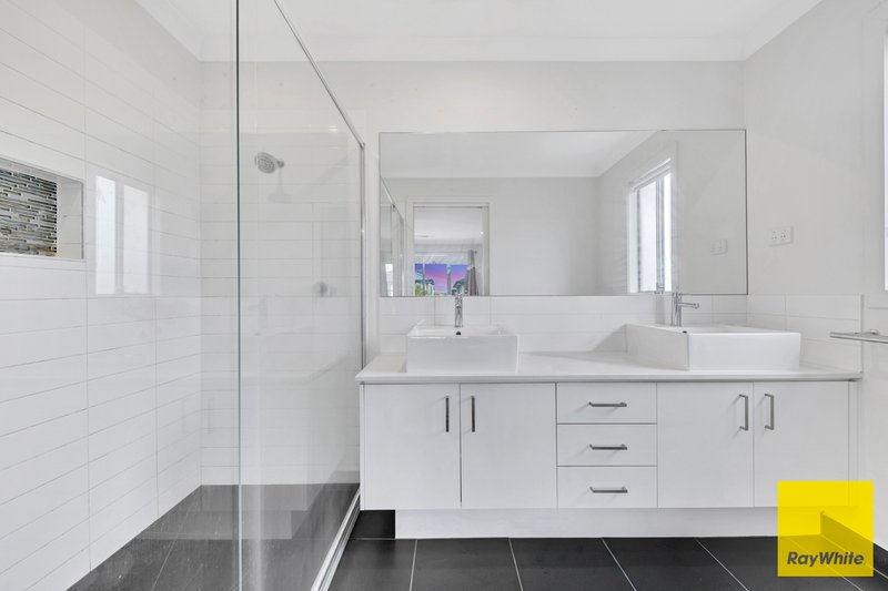Photo - 8 Dingo Street, Point Cook VIC 3030 - Image 10