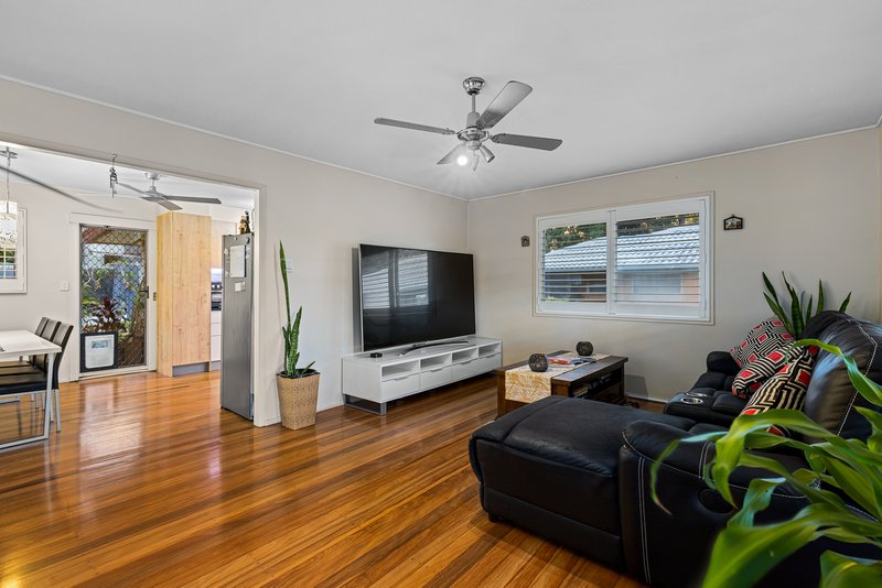 Photo - 8 Dinterra Avenue, Ferny Hills QLD 4055 - Image 9