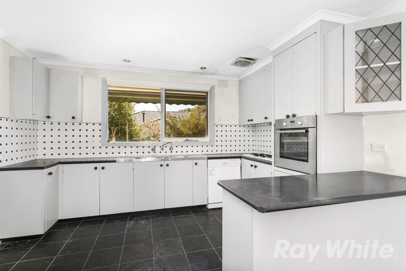 Photo - 8 Dirkala Court, Mulgrave VIC 3170 - Image 3