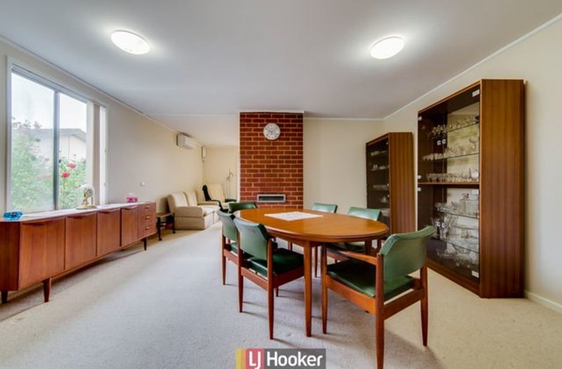 Photo - 8 Diselma Place, Rivett ACT 2611 - Image 3