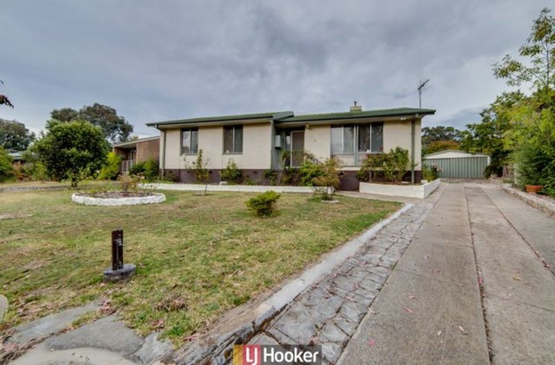 Photo - 8 Diselma Place, Rivett ACT 2611 - Image 5