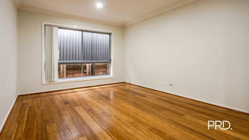 Photo - 8 Domus Street, Glenmore Park NSW 2745 - Image 6