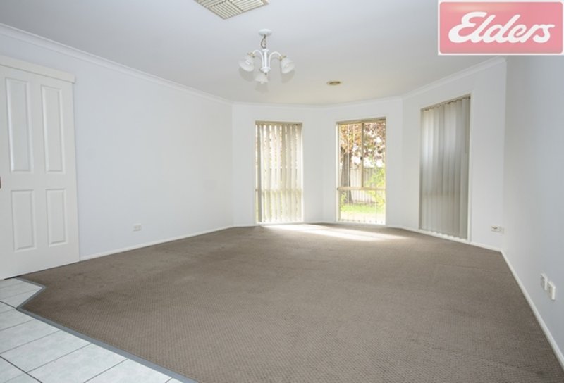 Photo - 8 Donelan Court, Wodonga VIC 3690 - Image 5