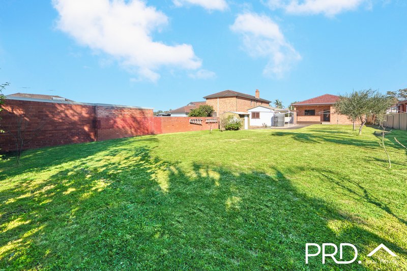 Photo - 8 Doris Street, Picnic Point NSW 2213 - Image 12