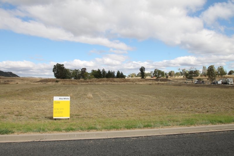 Photo - 8 Dragon Street, Quirindi NSW 2343 - Image 2