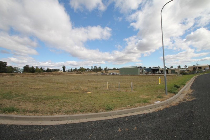 Photo - 8 Dragon Street, Quirindi NSW 2343 - Image 4