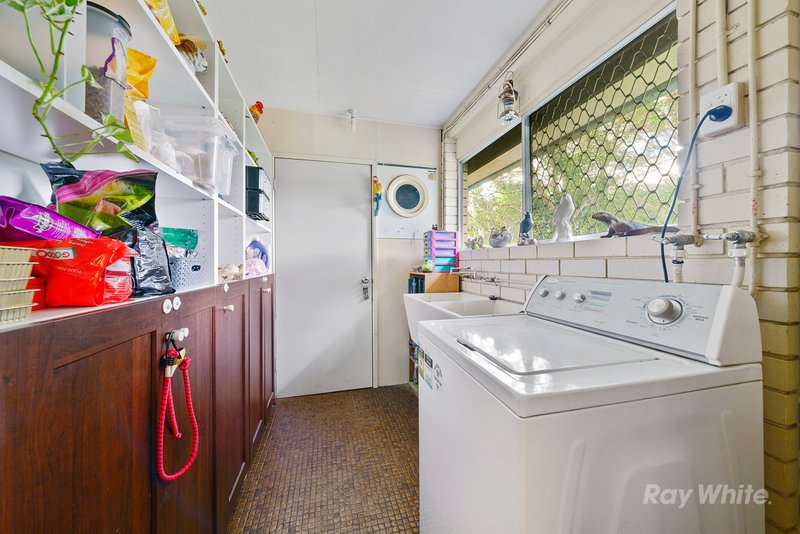 Photo - 8 Dryade Street, Regents Park QLD 4118 - Image 6