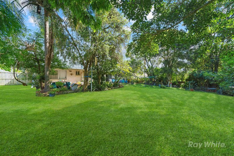 Photo - 8 Dryade Street, Regents Park QLD 4118 - Image 13